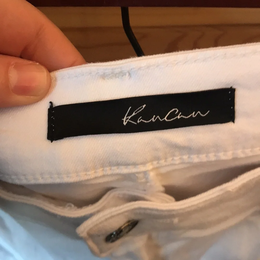 Kancan High Rise Distressed White Jeans Size 30
